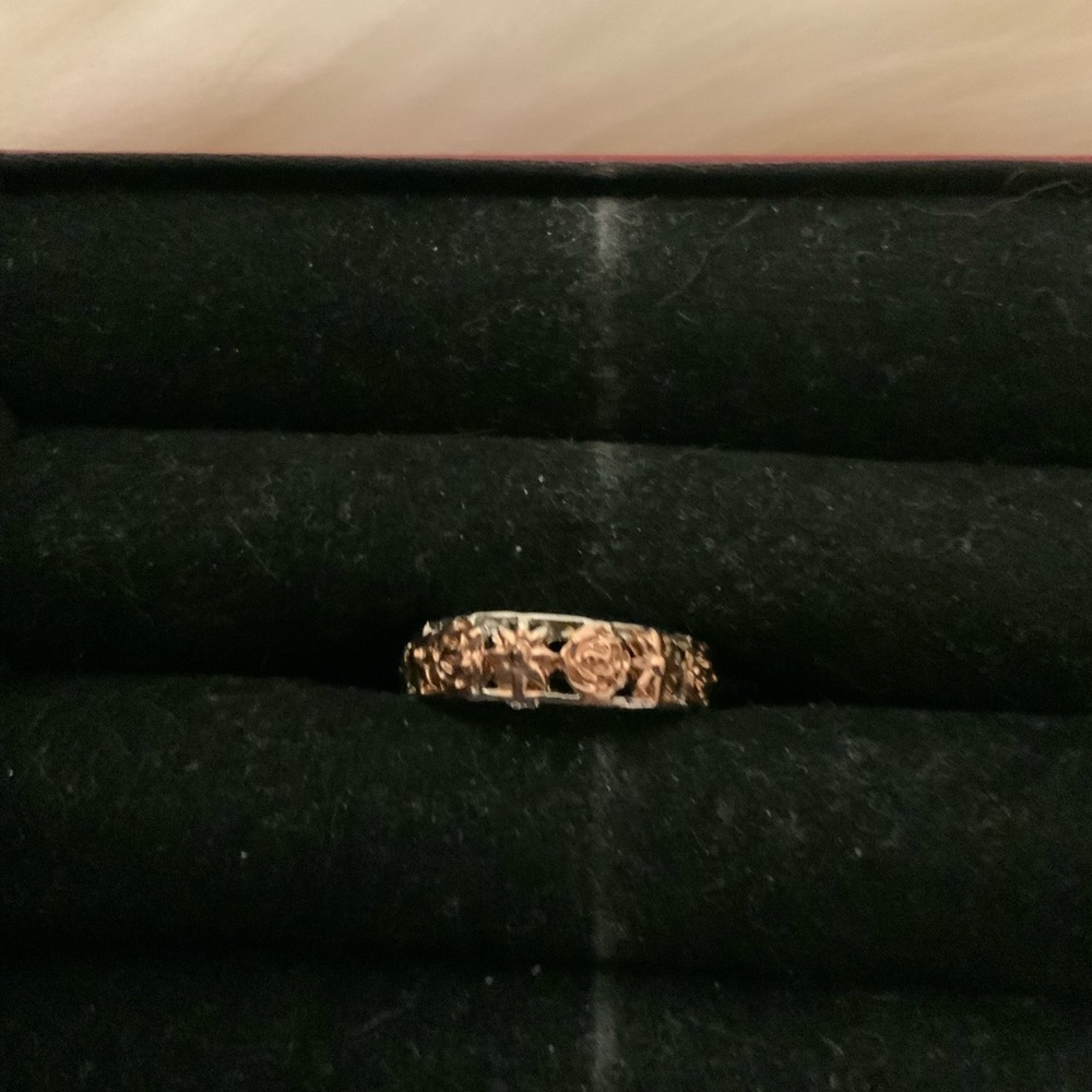 Elegant Tri Colored Gold Women's Ring